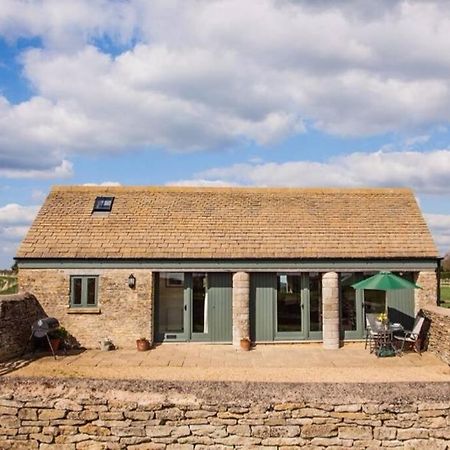 Kemble Secluded Romantic Cotswolds Barn - Sleeps 2 To 4 - Near Cirencester - Dog Friendly 빌라 외부 사진