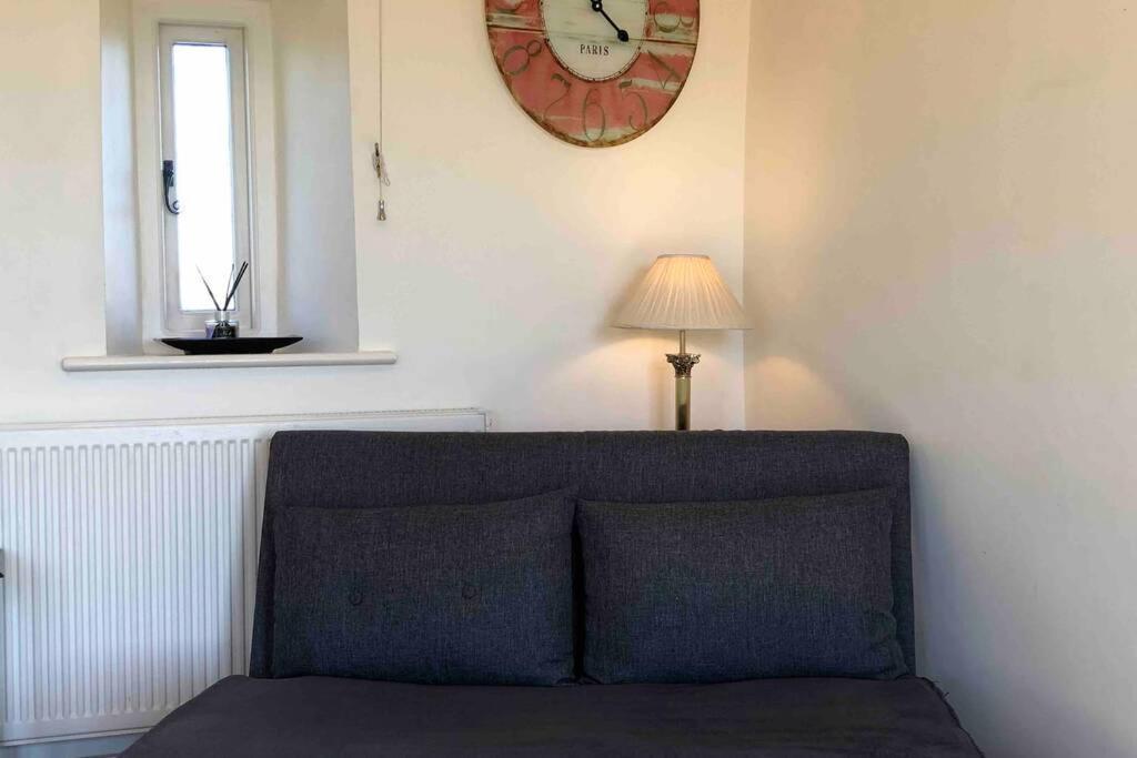Kemble Secluded Romantic Cotswolds Barn - Sleeps 2 To 4 - Near Cirencester - Dog Friendly 빌라 외부 사진