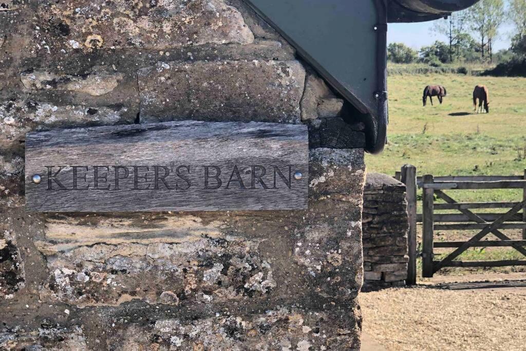 Kemble Secluded Romantic Cotswolds Barn - Sleeps 2 To 4 - Near Cirencester - Dog Friendly 빌라 외부 사진