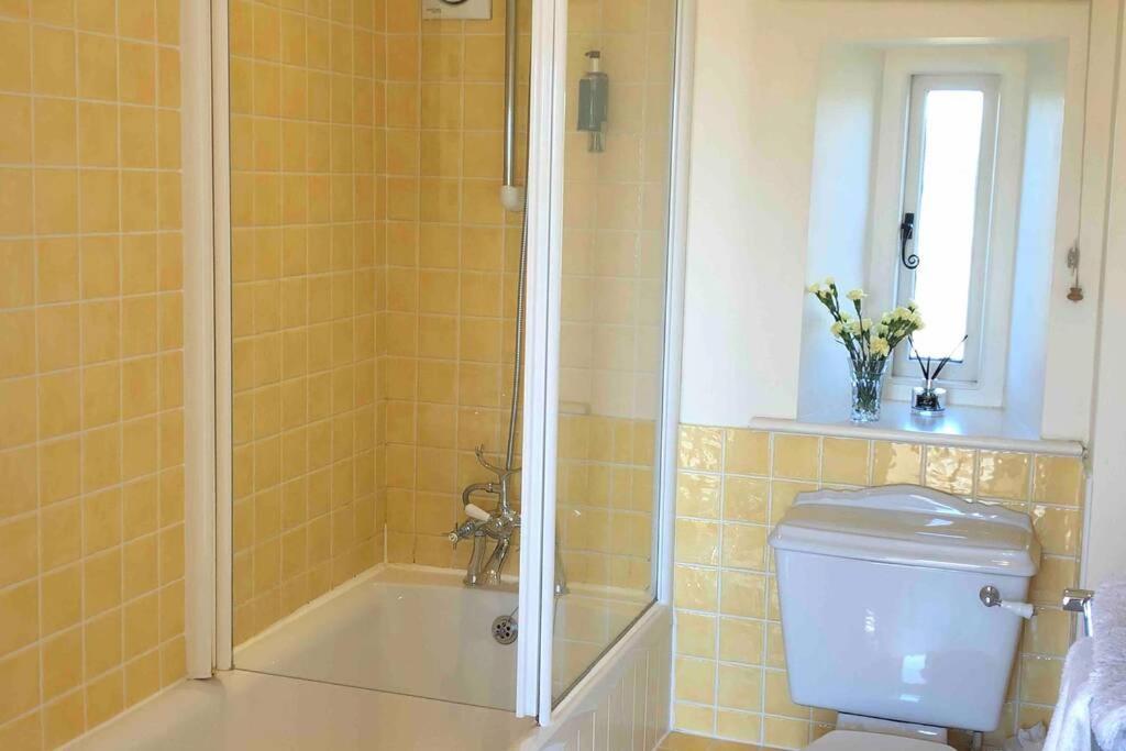 Kemble Secluded Romantic Cotswolds Barn - Sleeps 2 To 4 - Near Cirencester - Dog Friendly 빌라 외부 사진